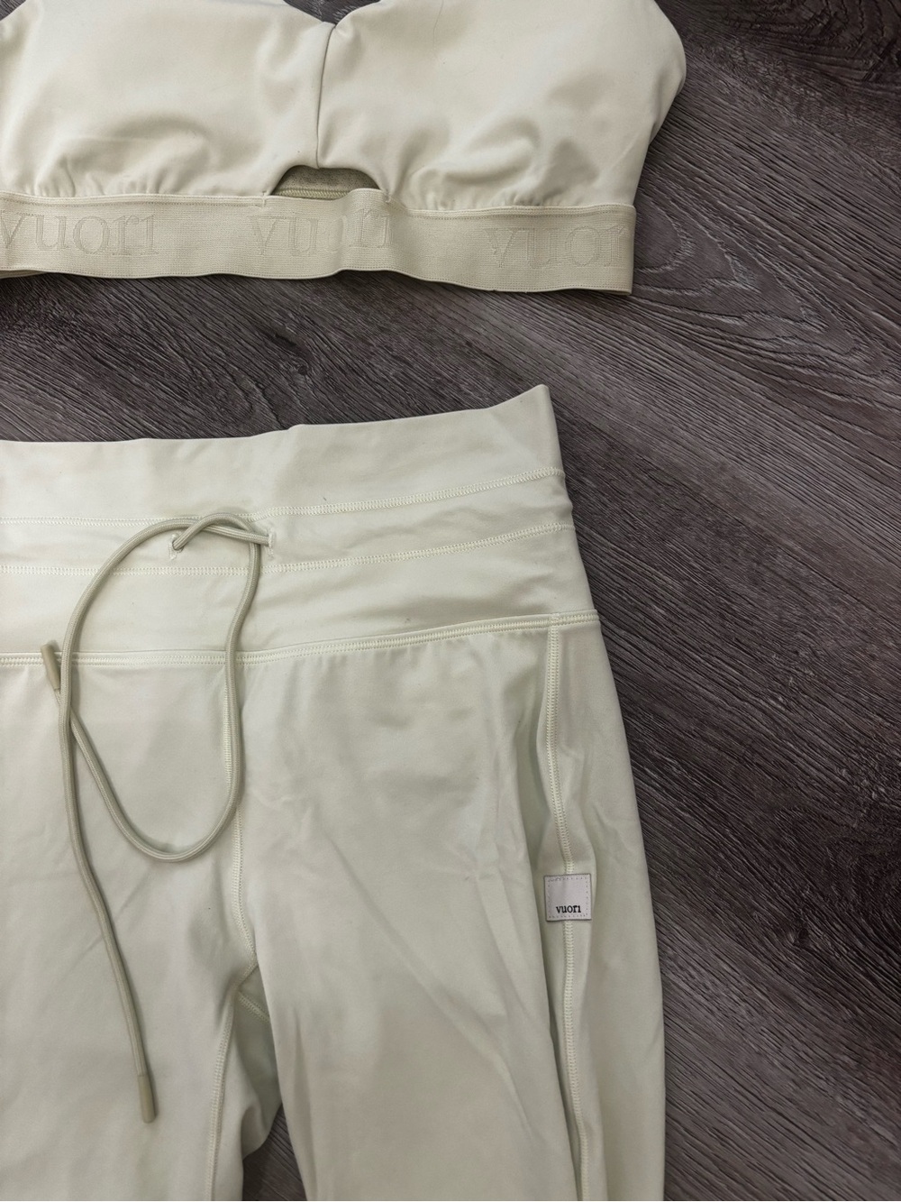 Vuori Light green Set daily leggings elevate daily sports bra small medium - Picture 2 of 10